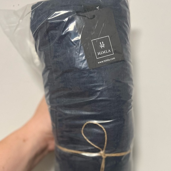 NIB HIMLA SUNSHINE TABLECLOTH SILENCE 145CM X 250 CM - Picture 7 of 7